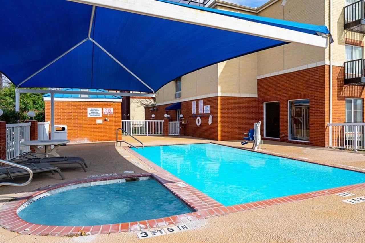 Quality Suites San Antonio Northeast Exterior photo